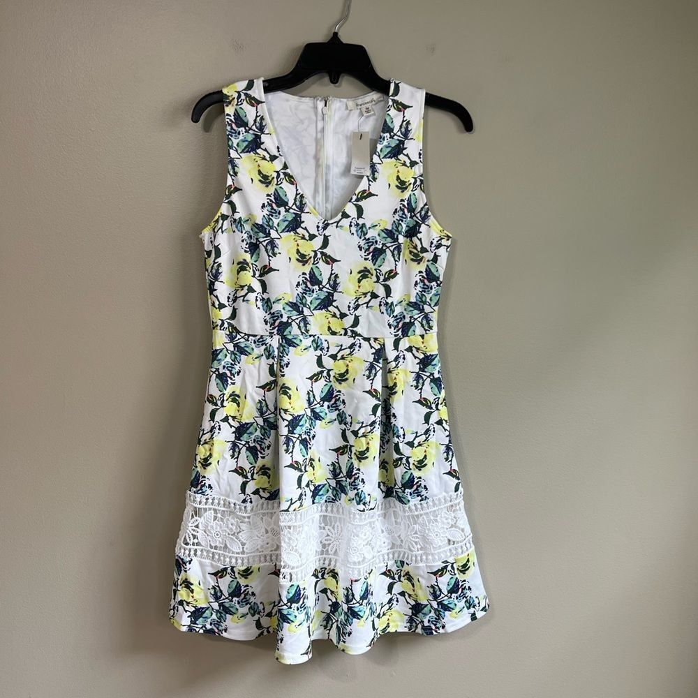NWT Francesca’s medium‎ floral lemon printdress